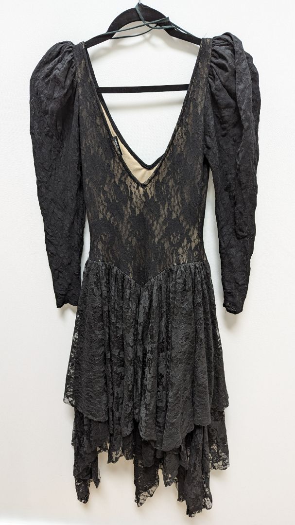 TD4 Black Lace Asymmetrical Hem Cocktail Dress