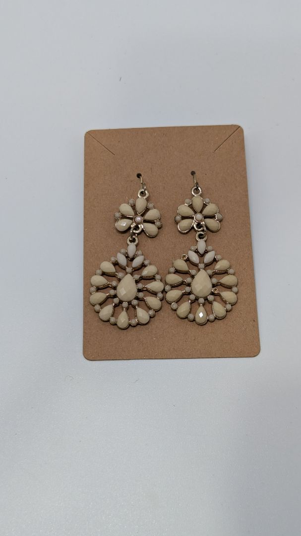 Gold/Beige Vintage Faceted Beaded Earrings