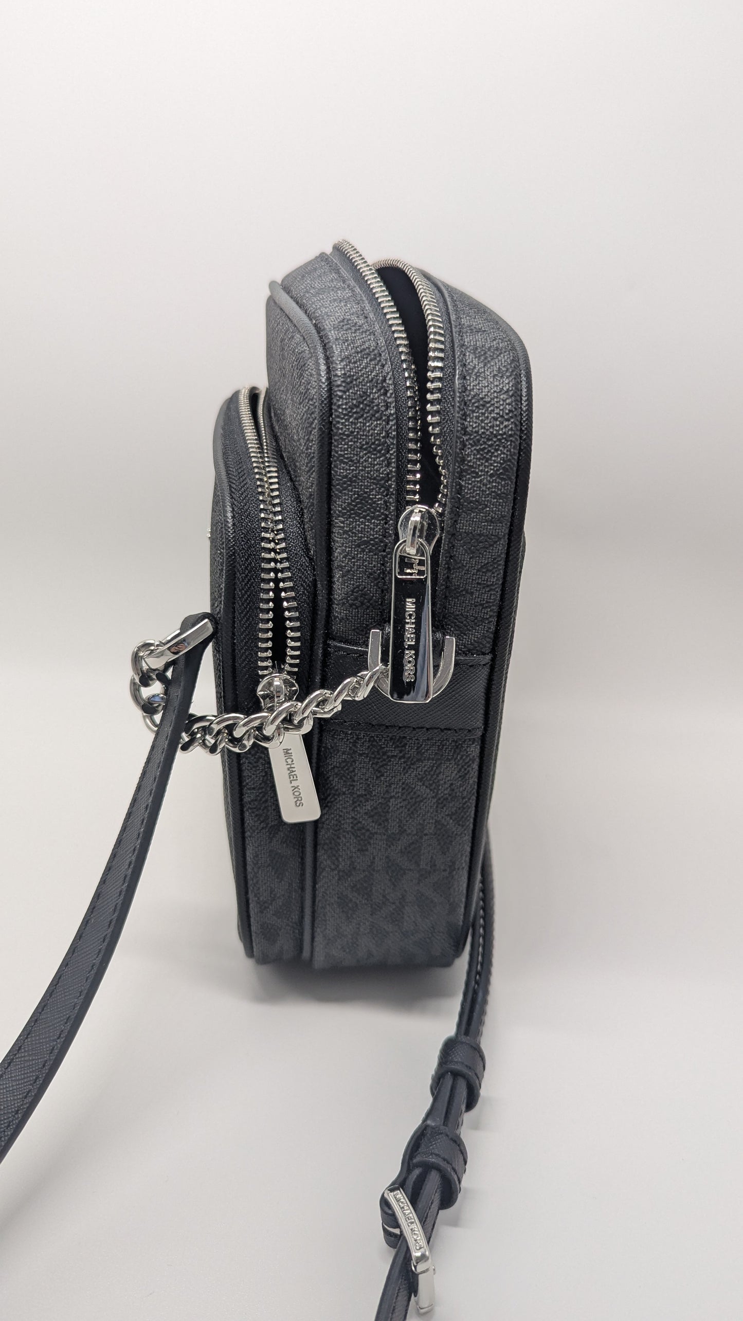 Michael Kors Black Medium Jet-Set Signature Crossbody Purse