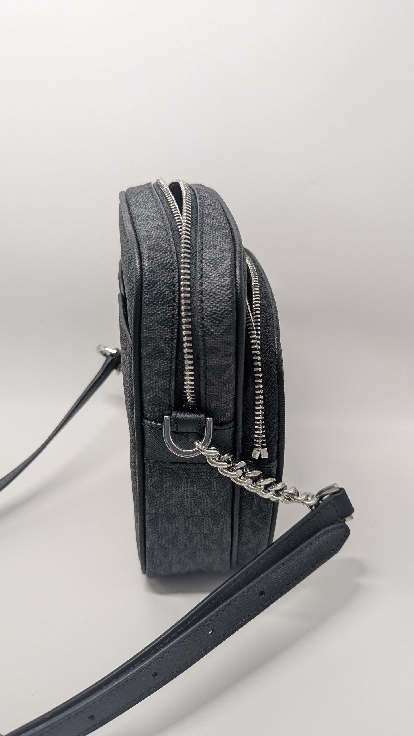 Michael Kors Black Medium Jet-Set Signature Crossbody Purse