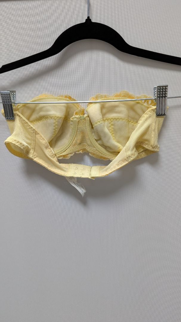 Yellow Lace Strapless Bra