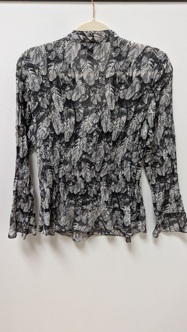 Style & Co Black/White Feather Print Pleated Blouse
