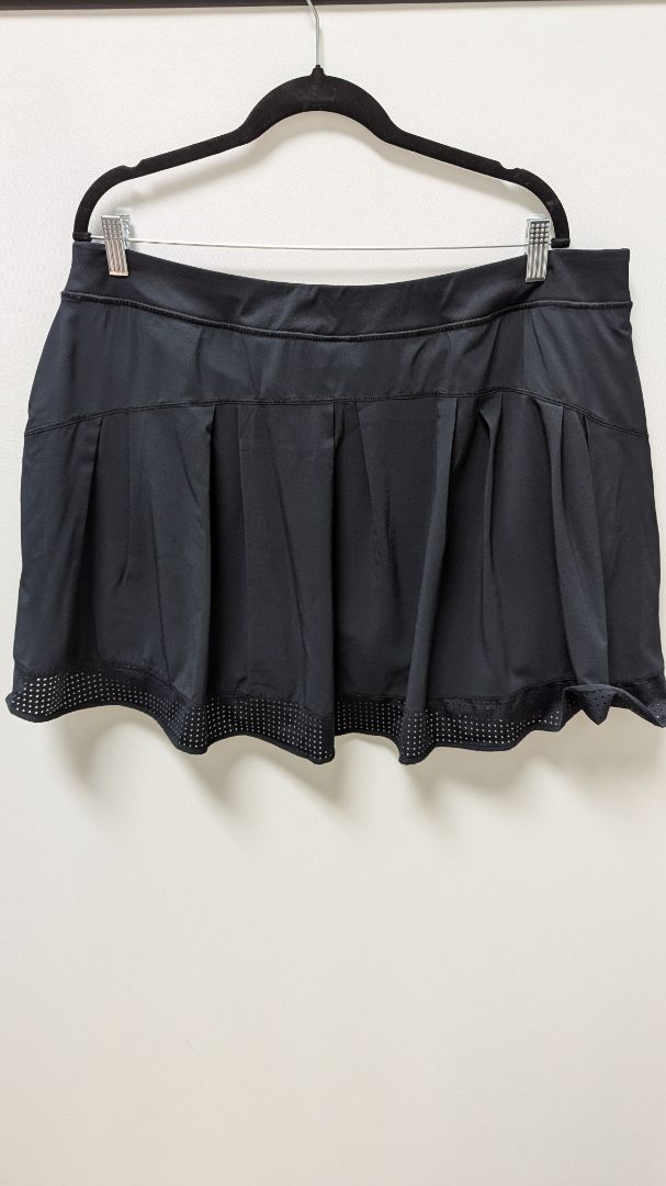 SHAPE Black/Red Floral Shorts-Lined Active Skort