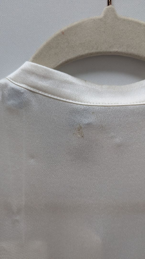 vince. Off White Silk Button-Down Blouse