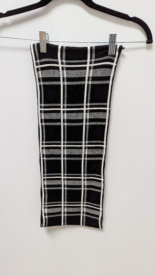 Black/White Plaid Knit Infinity Scarf