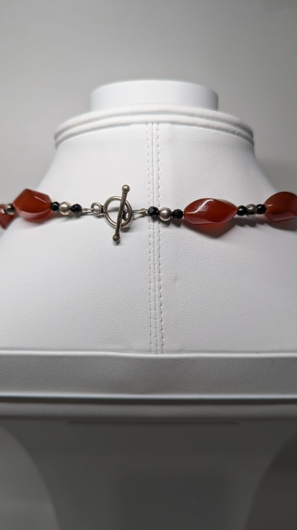 Burgundy/Black Beaded Necklace with Ring Clasp