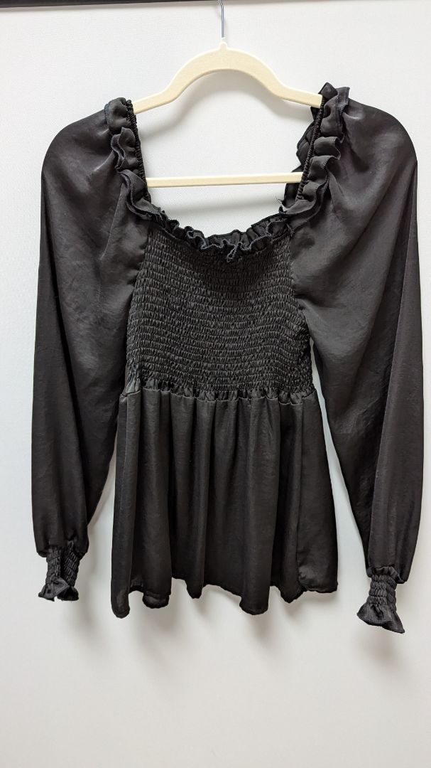 CLARISBELLE Black Off-The-Shoulder Ruched Blouse