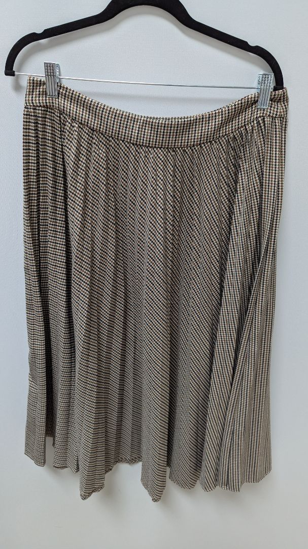 Alex Marie Brown Houndstooth Thick Pleated Skirt