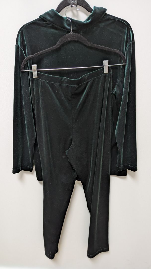 Casual Corner ANNEX Dark Green Velvet Clothing Set