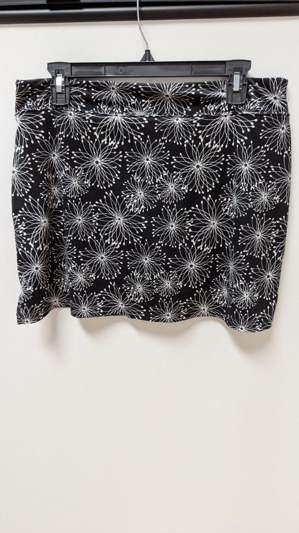 Tranquility Black/White Floral Knit Skort
