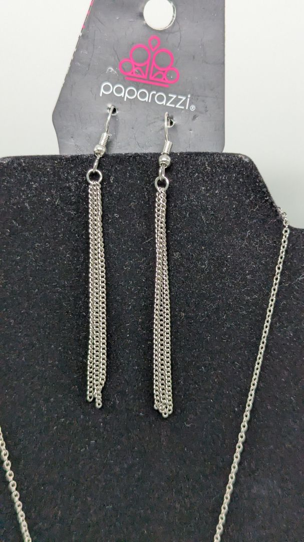 Paparazzi Silver/Purple Pendant Necklace Set