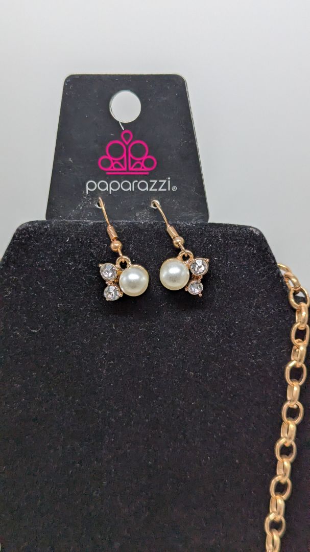 Paparazzi Gold/Faux Pearl Cluster Necklace Set