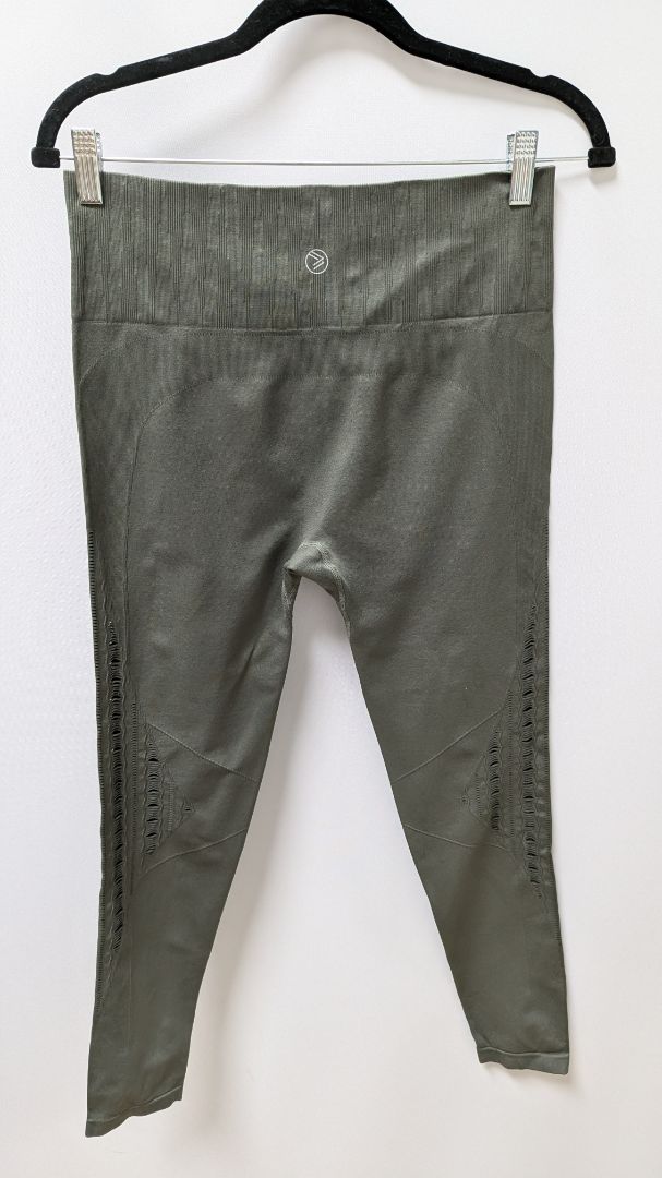 savvi Dark Green Cutout Active Leggings