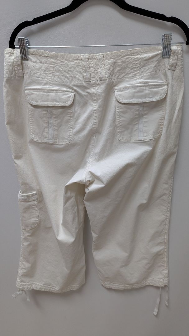 Dockers Ivory "Favorite Fit" Cargo Capri Pants