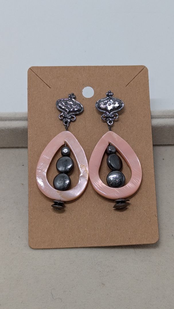 Black/Pink Oval Beaded Dangle Earrings