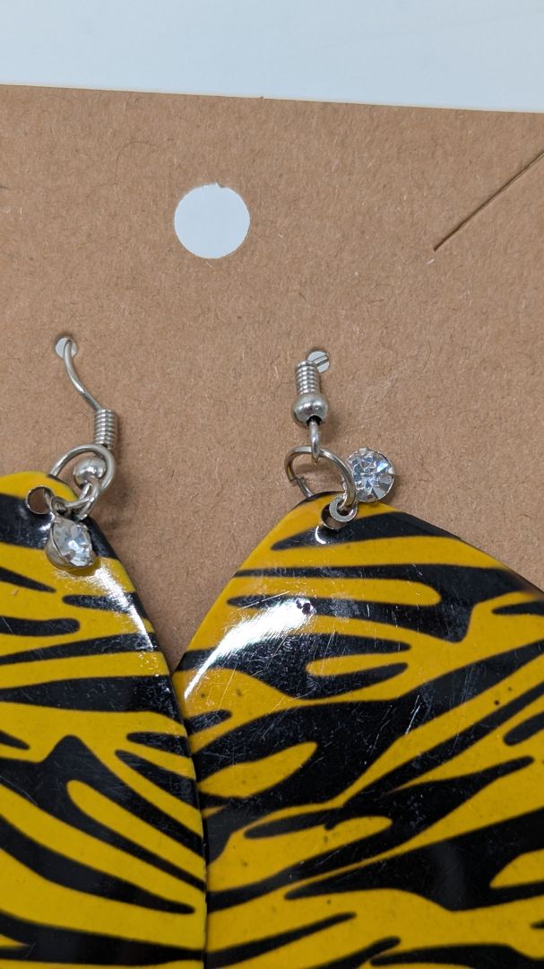 Silver/Yellow Tiger Striped Oval Tin Metal Dangle Earrings