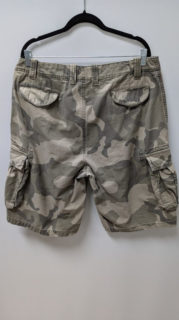 Arizona Jean Co Men's Faded Green Camo Cargo Shorts
