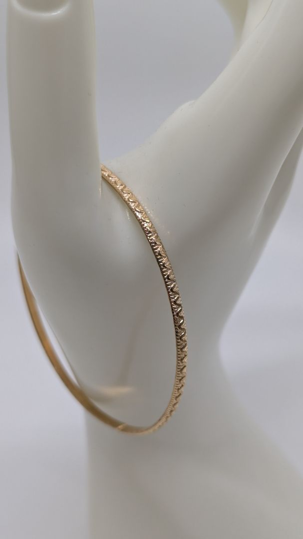 Vintage Gold-Tone Squiggle Texture Metal Bangle Bracelet