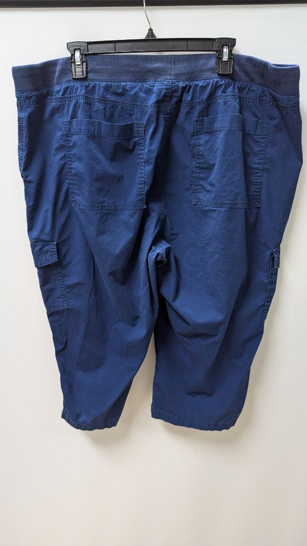 St. John's Bay Dark Blue Cropped Cargo Pants