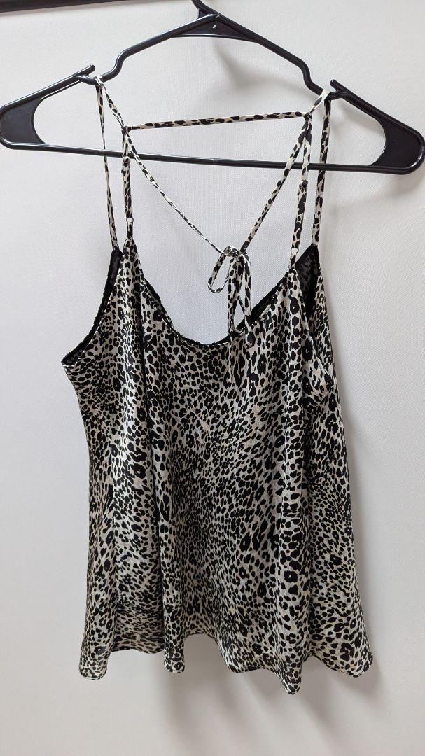 BCBGMAXAZRIA Black Animal Print Sleeveless Blouse