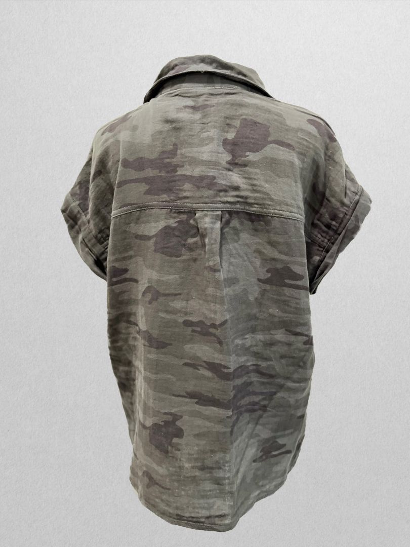 Sanctuary Camo Short Sleeve Button Up Tie Front Shirt