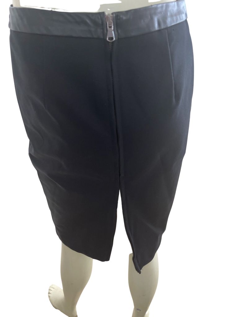 Toi & Moi Black Pencil Skirt with Back Zip