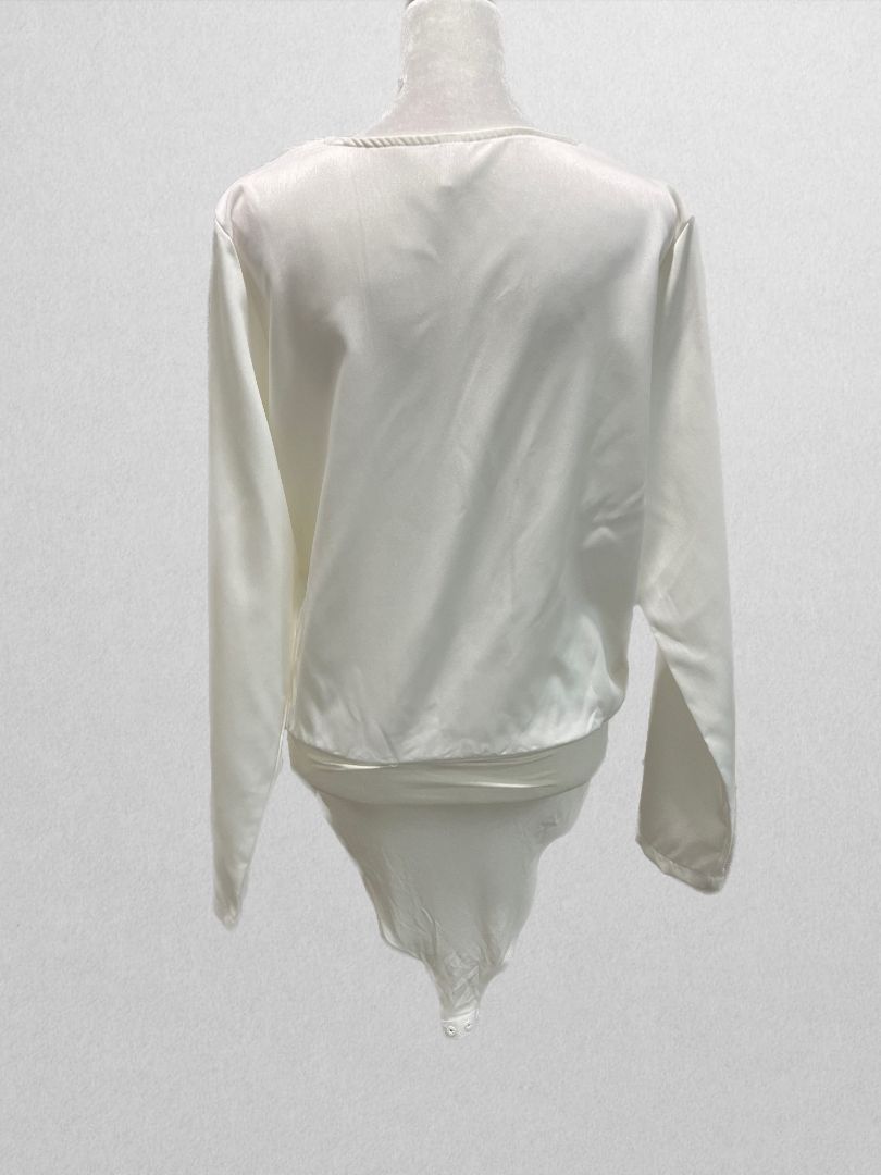 WDIRARA White Bodysuit V Neck Long Sleeve