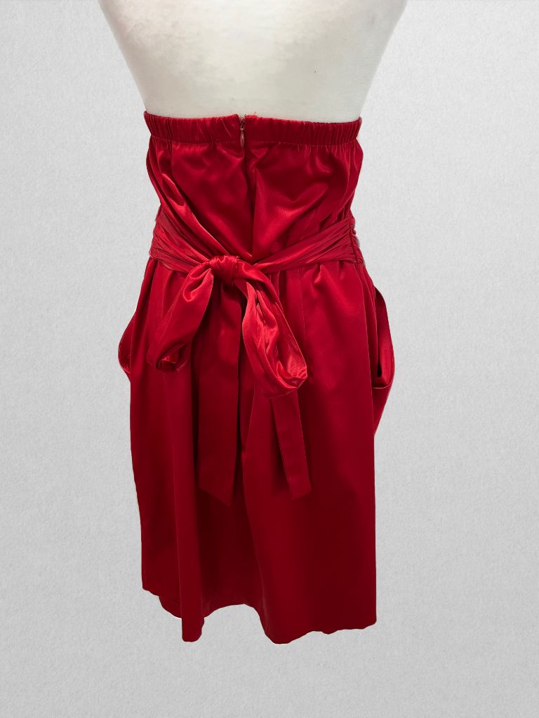 Snap Red Strapless Cocktail Dress with Pockets