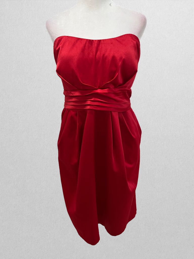 Snap Red Strapless Cocktail Dress with Pockets