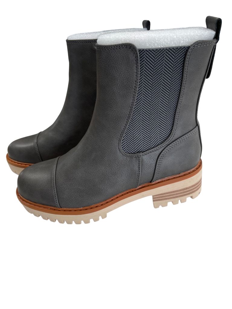 ZBY Grey Leather Chelsea Boots