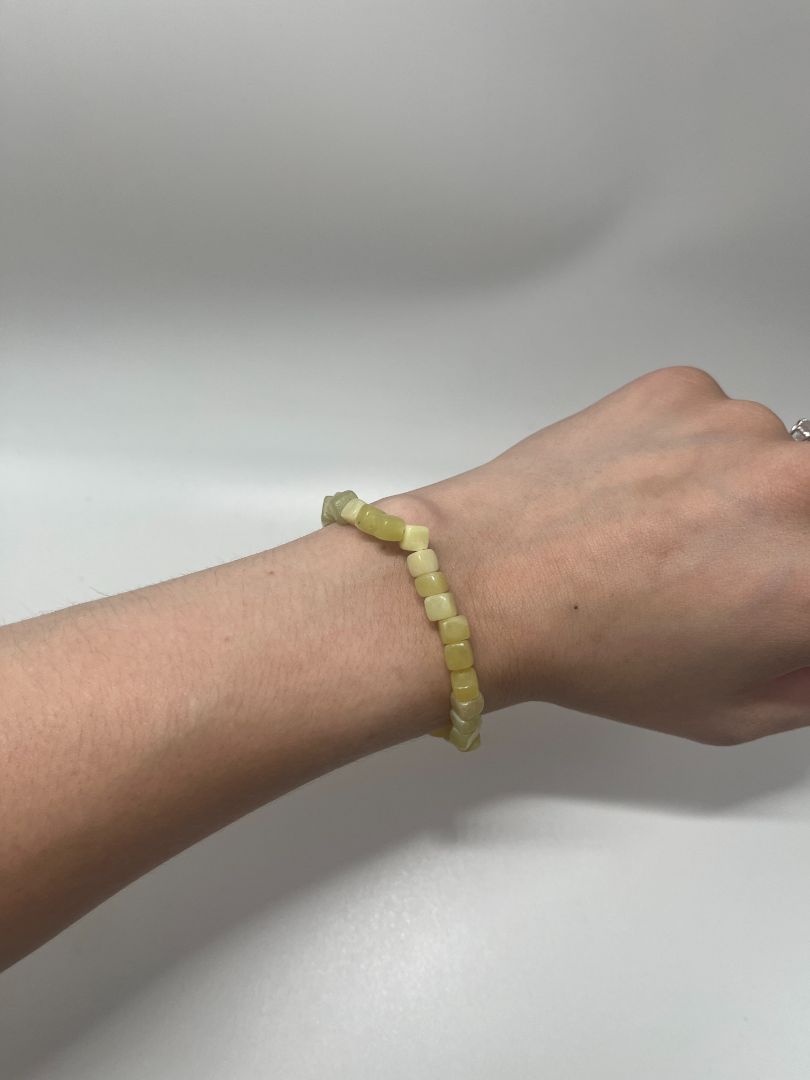 Light Green Serpentine Beaded Bracelet