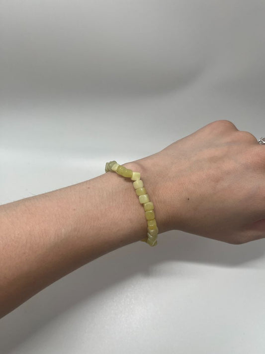 Light Green Serpentine Beaded Bracelet