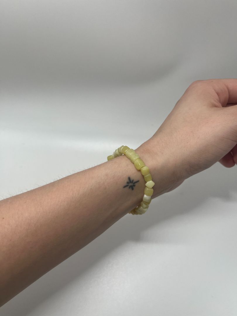 Light Green Serpentine Beaded Bracelet