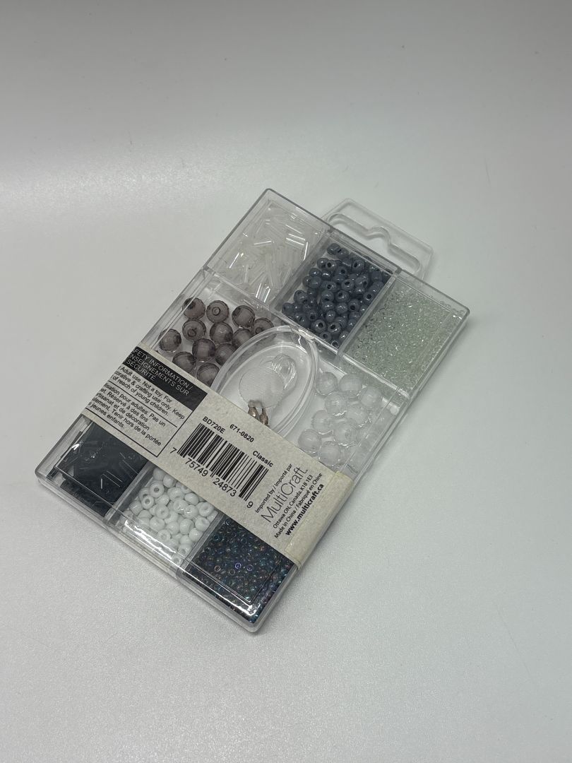 Craft Medley Black/White Glass Bead Kit