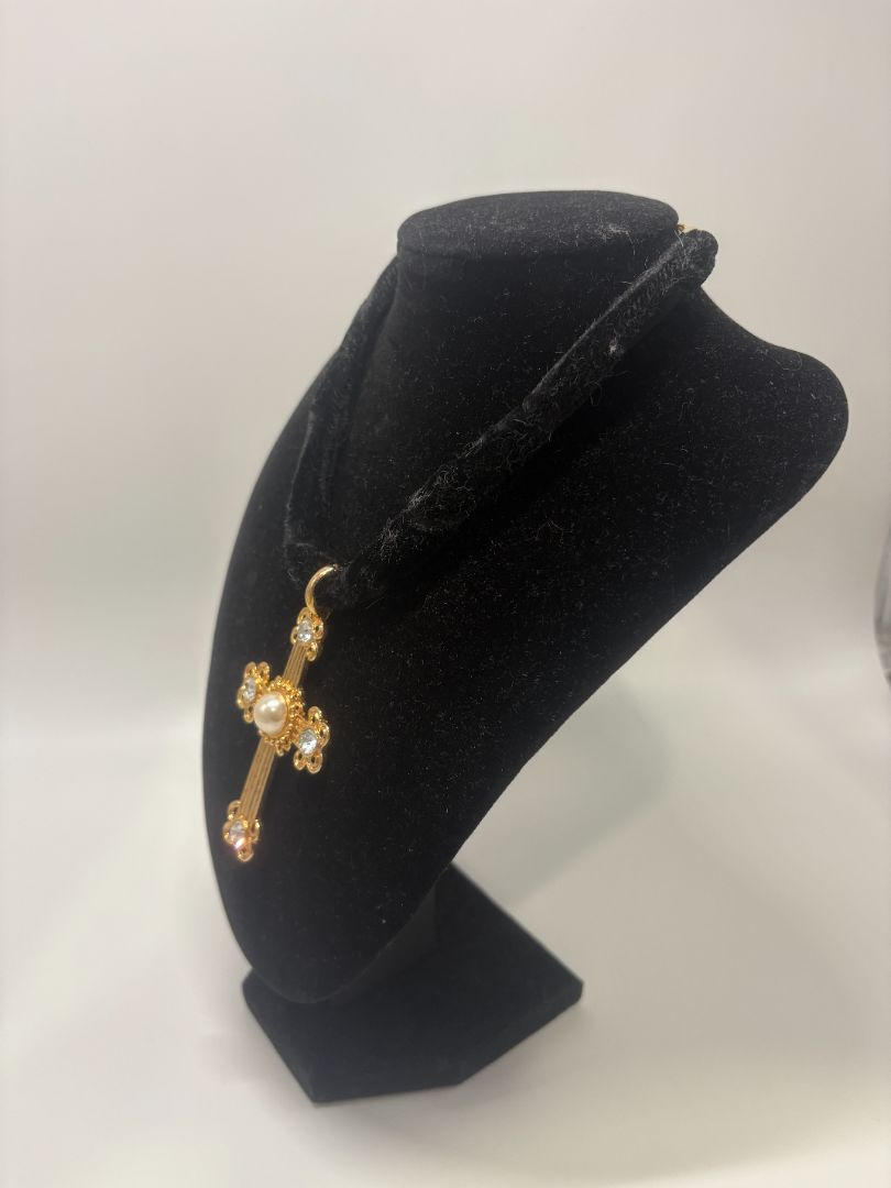 Vintage 90s Y2K Black/Gold Velvet Cross Faux Pearl Choker Necklace