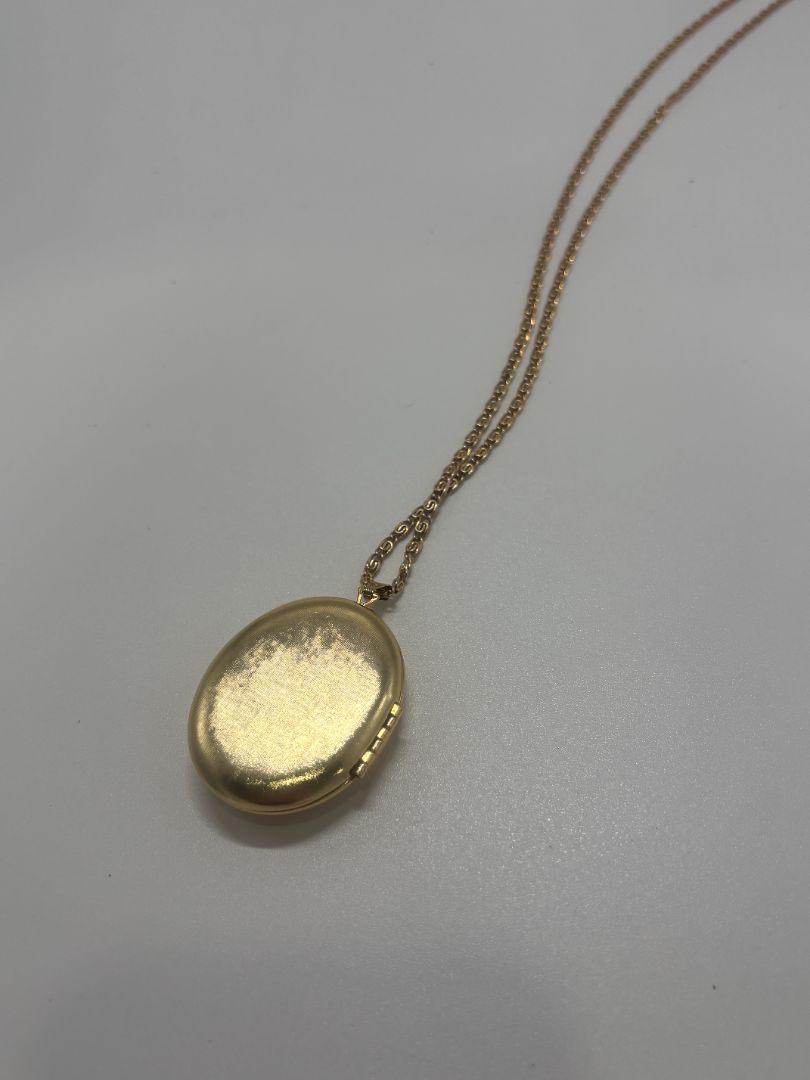 Avon Gold/White 1973 Vintage "Sweet Violets" Photo Locket Necklace+