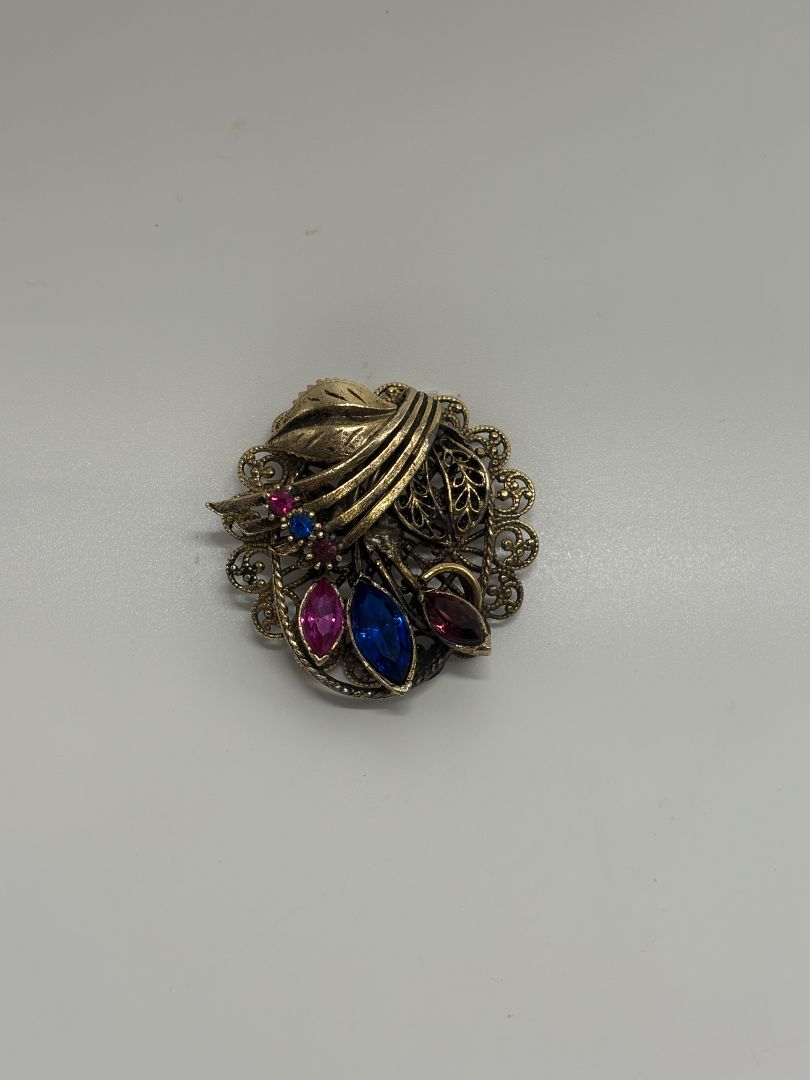 Gold-Tone Vintage 1950s/1960s Filigree Floral Rhinestone Cluster Brooch Pin