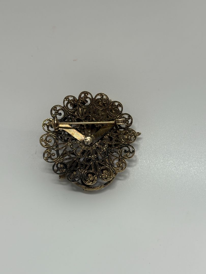 Gold-Tone Vintage 1950s/1960s Filigree Floral Rhinestone Cluster Brooch Pin
