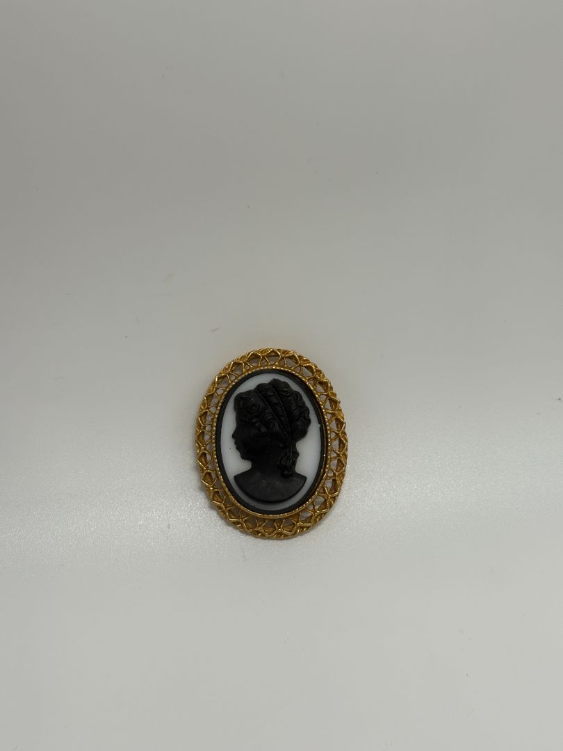 Black/White Vintage Victorian Revival Cameo 1950s/1960s Openwork Frame Brooch Pin