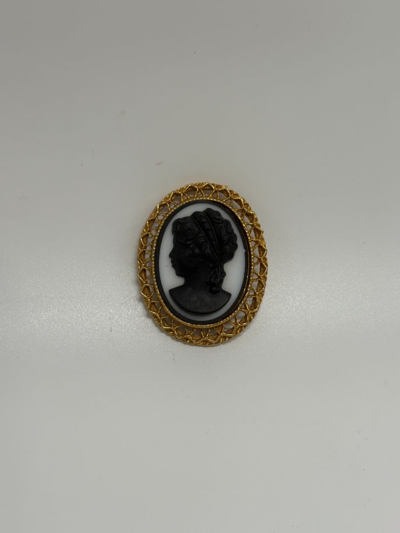 Black/White Vintage Victorian Revival Cameo 1950s/1960s Openwork Frame Brooch Pin
