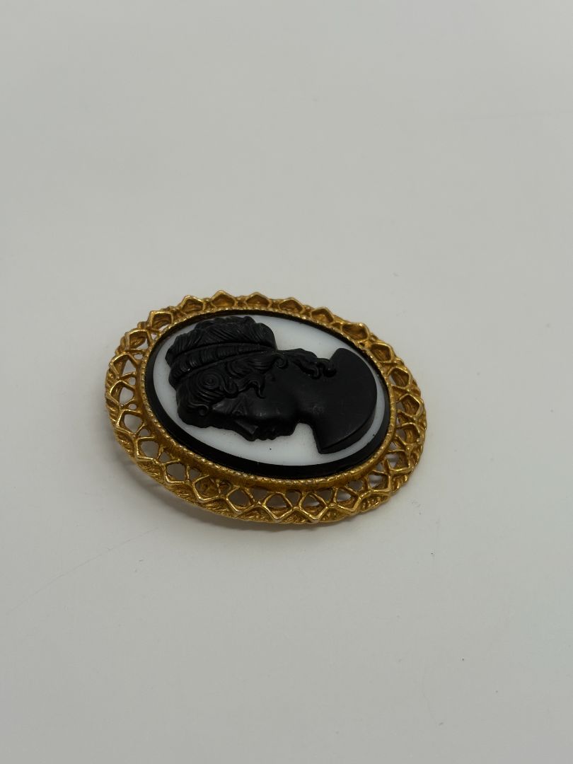 Black/White Vintage Victorian Revival Cameo 1950s/1960s Openwork Frame Brooch Pin