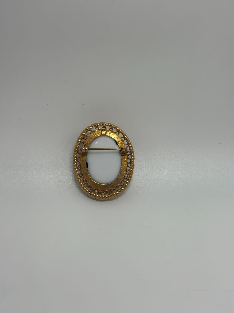 Black/White Vintage Victorian Revival Cameo 1950s/1960s Openwork Frame Brooch Pin