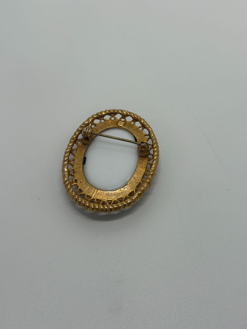 Black/White Vintage Victorian Revival Cameo 1950s/1960s Openwork Frame Brooch Pin