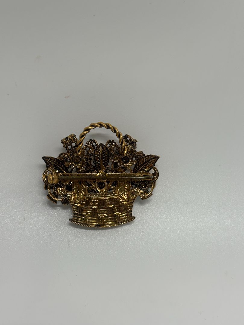 Gold-Tone Vintage Rhinestone Flower Basket 1950s/1960s Brooch Pin
