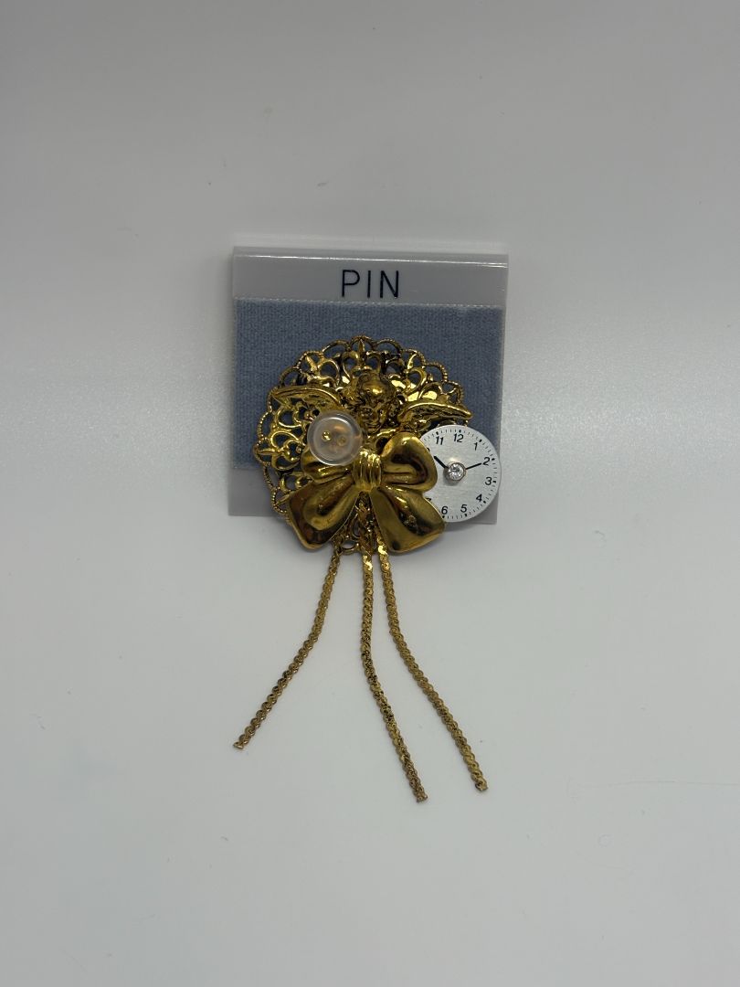 Gold-Tone Vintage 1990s "My Grandma's Clock" Collage Brooch Pin