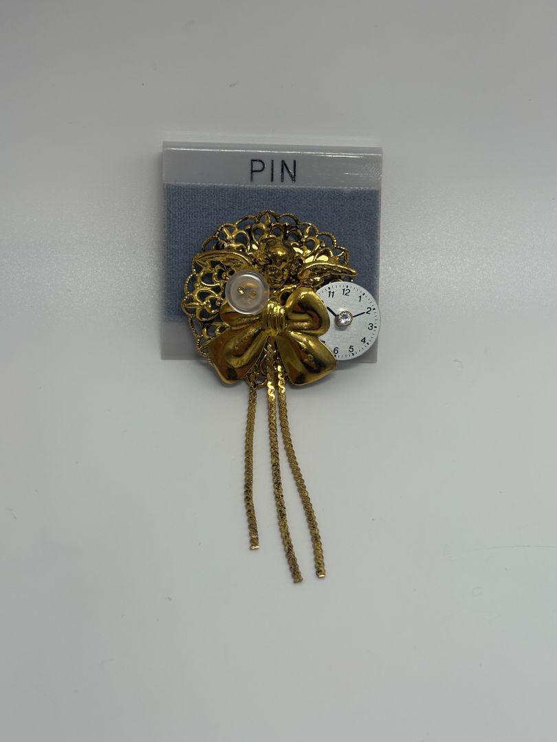 Gold-Tone Vintage 1990s "My Grandma's Clock" Collage Brooch Pin