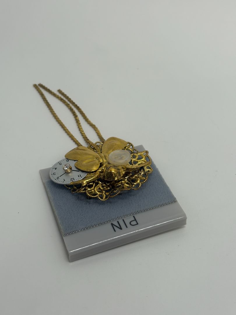 Gold-Tone Vintage 1990s "My Grandma's Clock" Collage Brooch Pin