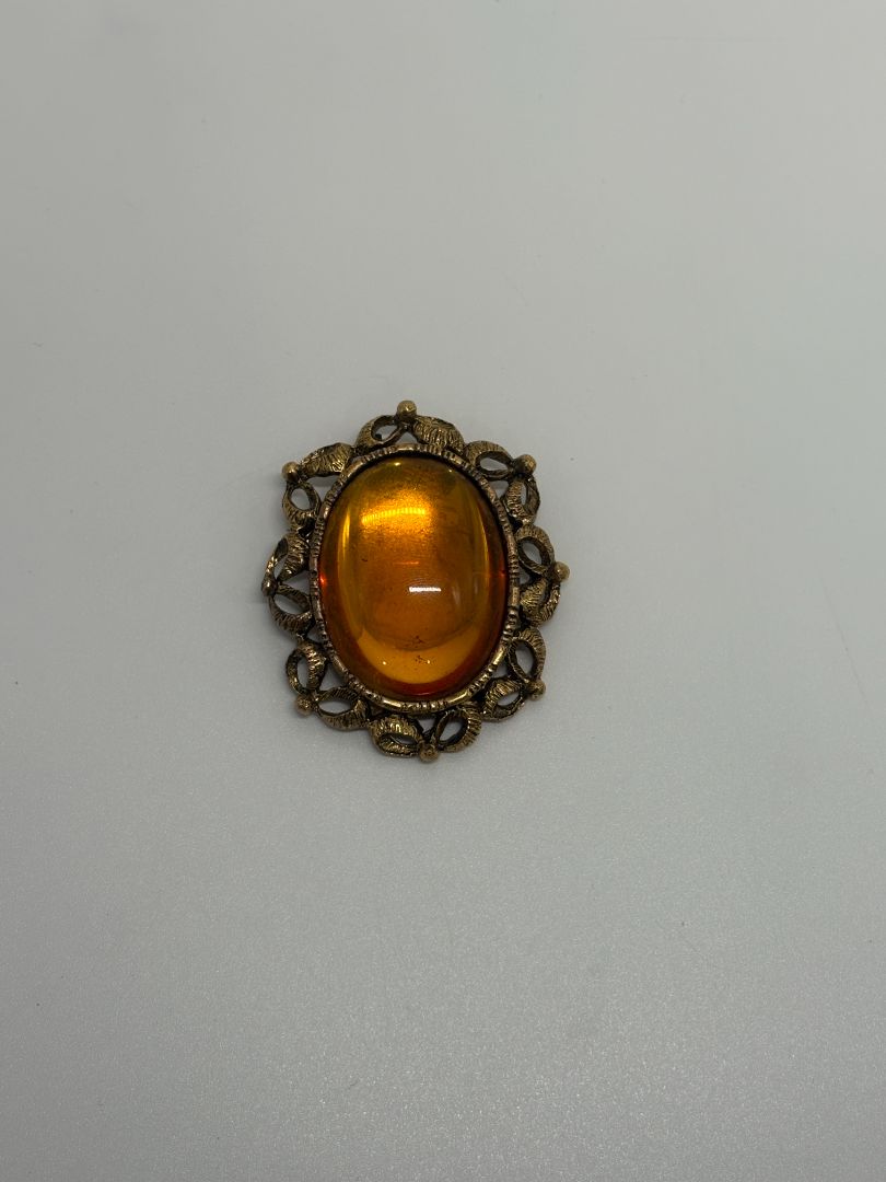 Gold-Tone Vintage 1950s/1960s Victorian Revival Filigree Brooch Pin
