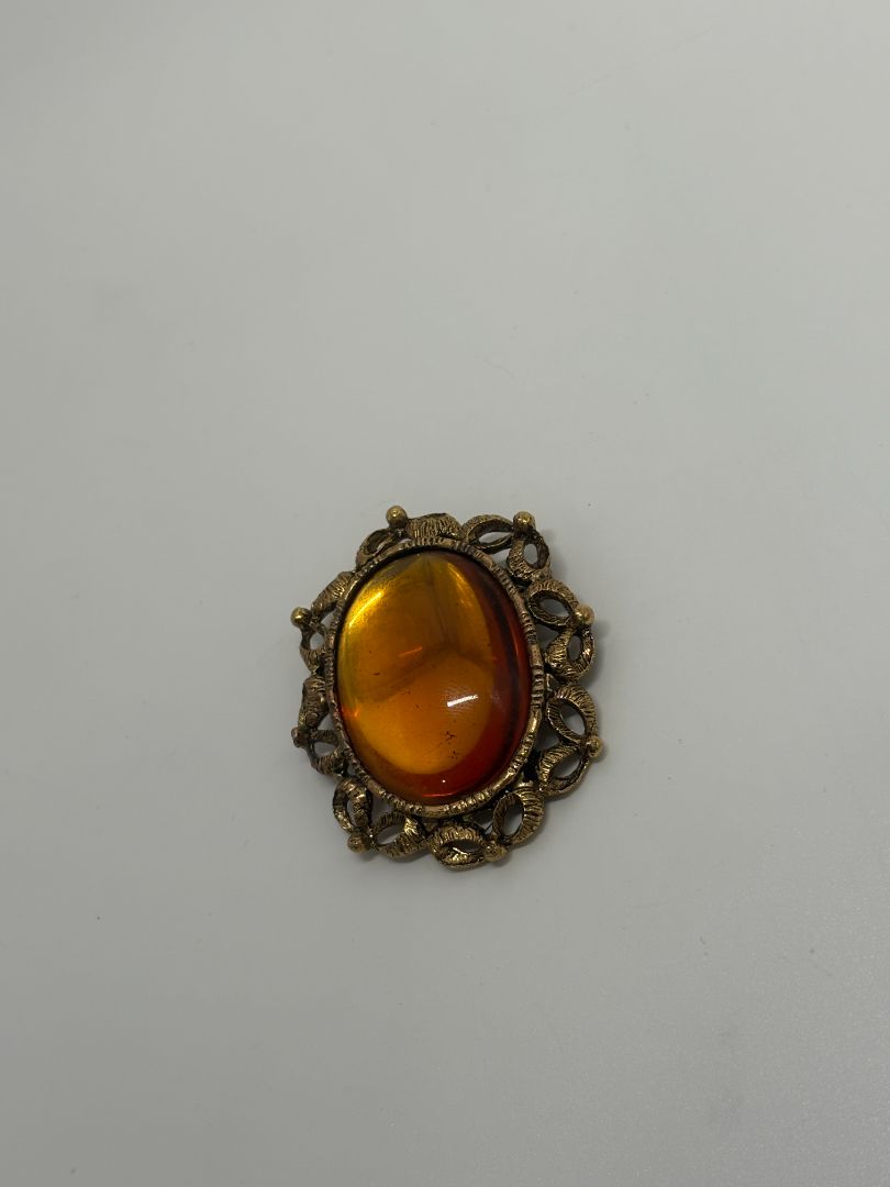 Gold-Tone Vintage 1950s/1960s Victorian Revival Filigree Brooch Pin
