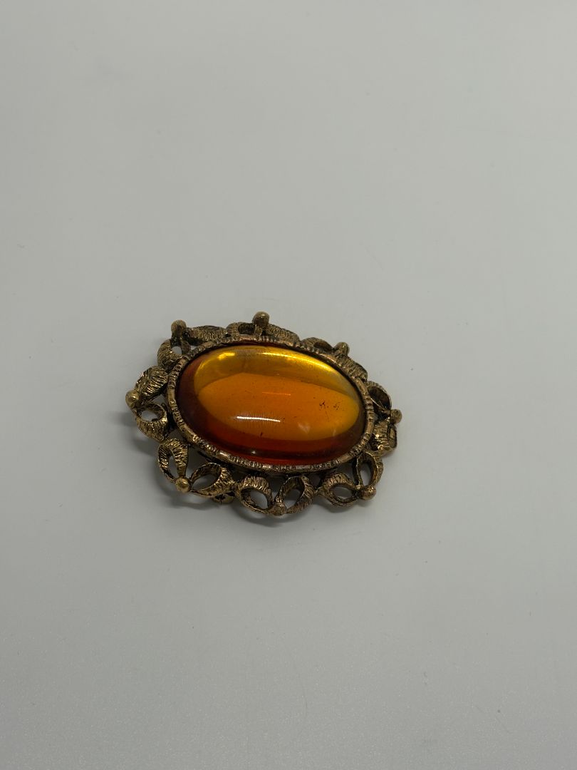 Gold-Tone Vintage 1950s/1960s Victorian Revival Filigree Brooch Pin